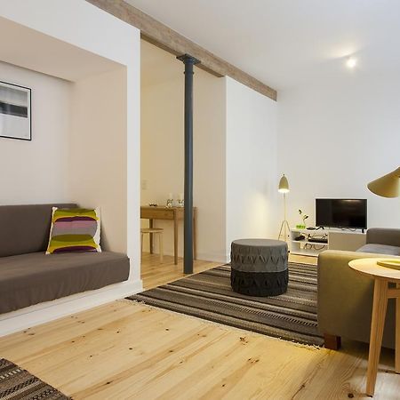 Joivy Cosy 1-Bed Flat With Workspace In Santa Catarina, Moments From Luis De Camoes Sq Lisbon Room photo