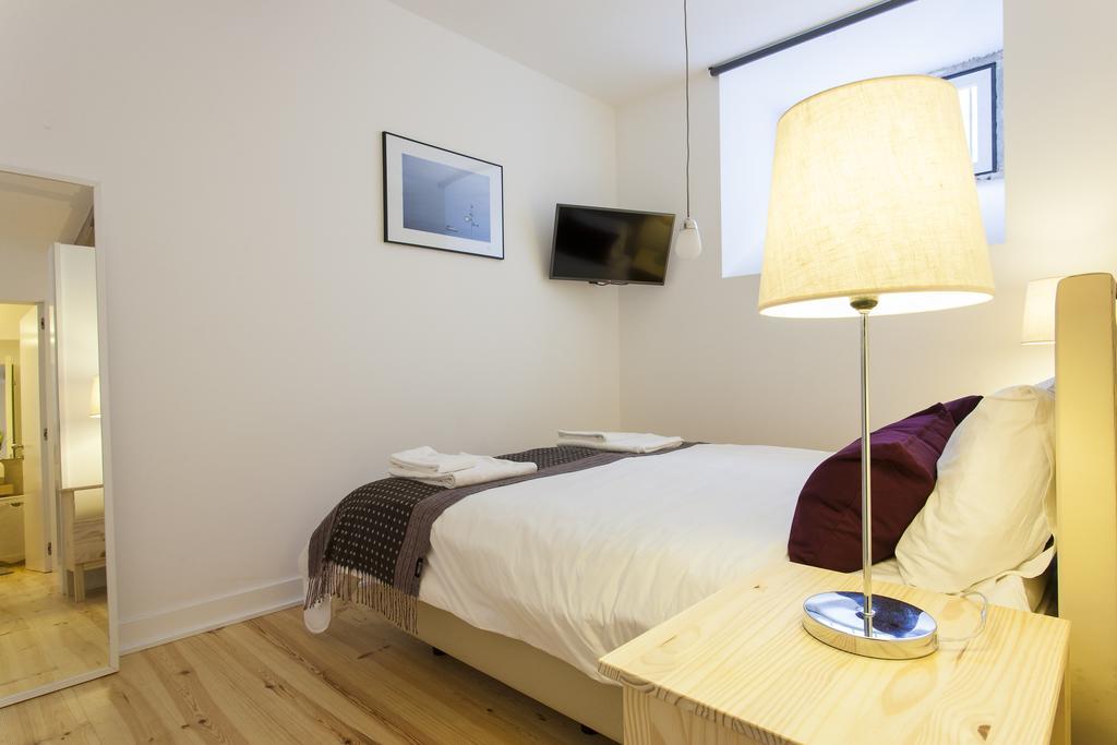 Joivy Cosy 1-Bed Flat With Workspace In Santa Catarina, Moments From Luis De Camoes Sq Lisbon Room photo